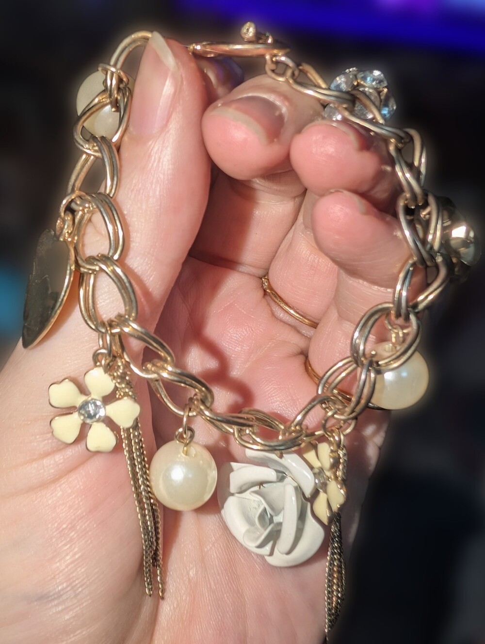 Gold Tone Charm Bracelet Flowers Faux Pearl
